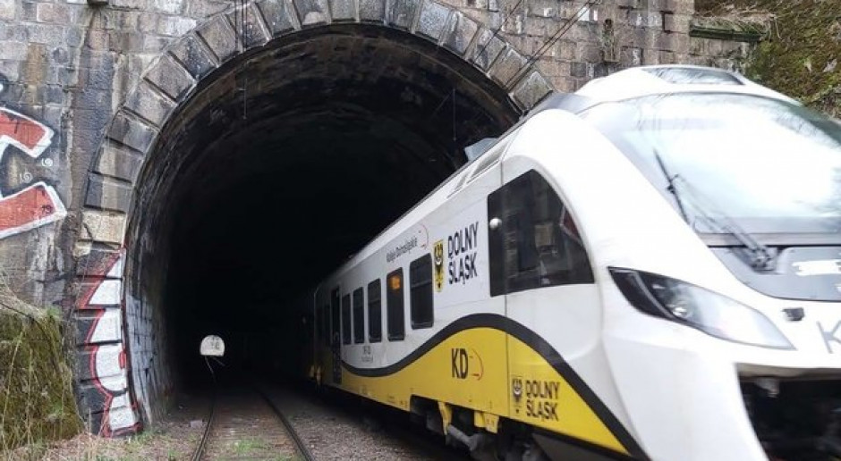 PKP PLK biorą się za remont tunelu w Sudetach
