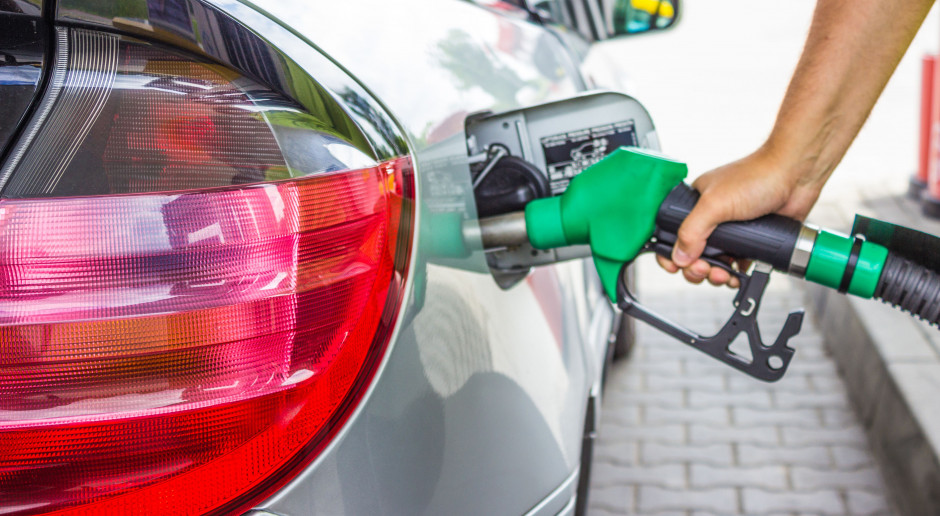 Ceny paliw odporne na spadki, ceny w hurcie rosną