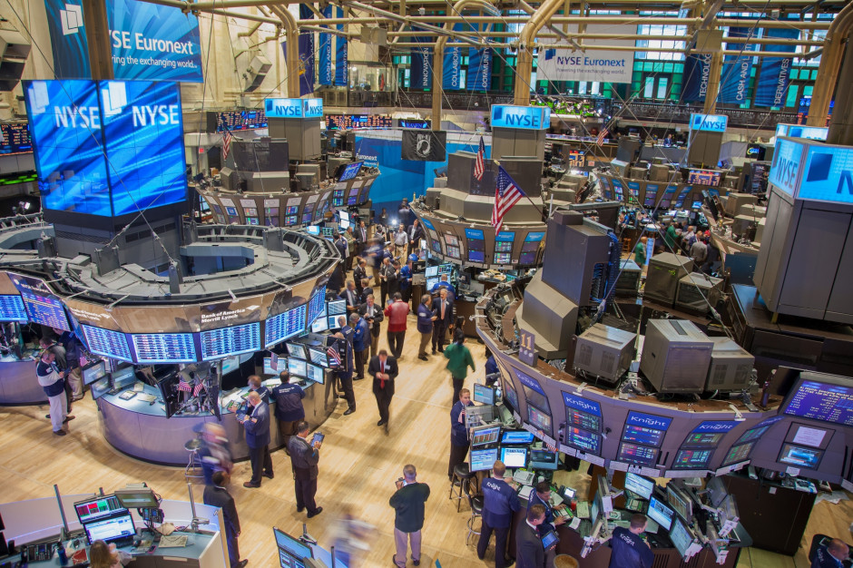Wall Street gains slightly but Nasdaq down thumbnail