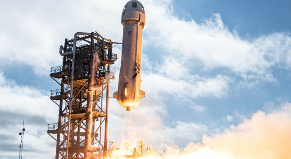 Jeff Bezos poleciał w kosmos. Zobacz start rakiety miliardera