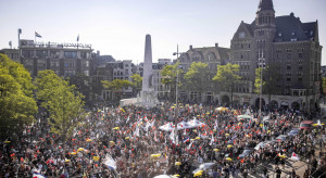 Demonstracja w Amsterdamie przeciw restrykcjom