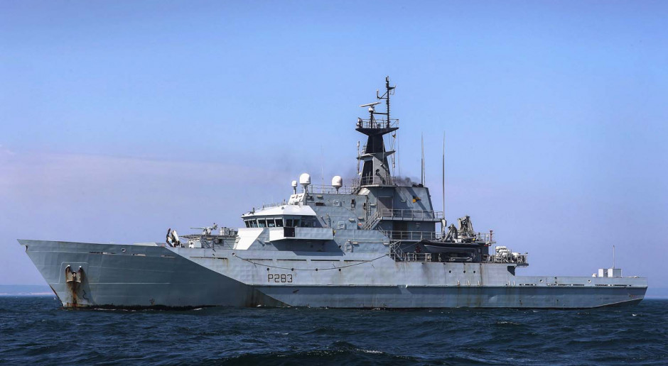Wojsko chińskie ostrzega brytyjską flotę, że angażuje się w działania, które "skrywają złe intencje"