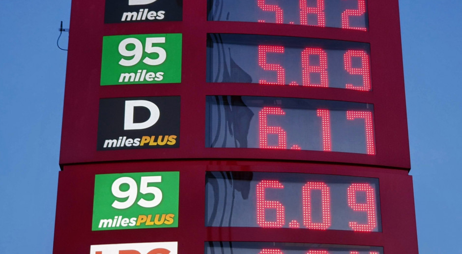 Poszukiwanie winnych wysokich cen paliw