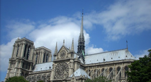 Apel do firm o składanie ofert na odbudowę katedry Notre Dame