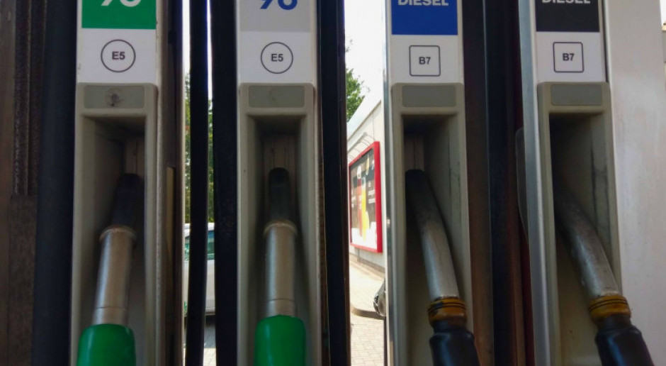 Węgry: Szef kancelarii premiera: wprowadzimy maksymalne ceny paliw