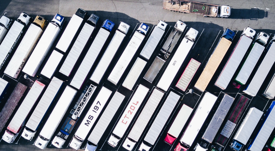 Podlaskie: Ponad 900 ciężarówek w kolejce do Bobrownik. Czas oczekiwania jest już równy 38 godzinom