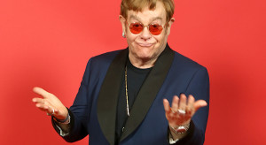 Elton John sprzedaje swoje czerwone Ferrari. Cena robi wrażenie!