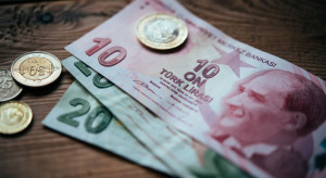 Lira traci na wartości. Turcy ustawiają się w kolejkach po chleb