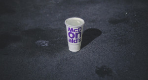 Cała prawda o "papierowych kubkach" McDonald's