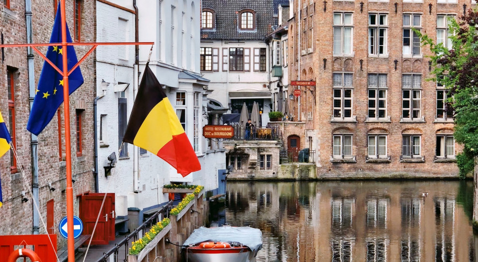 Holandia: Z powodu lockdownu w kraju Holendrzy robią zakupy i korzystają z usług w Belgii