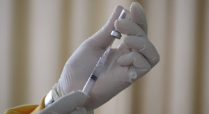 Dawkę przypominającą szczepionki przeciw COVID-19 przyjęło blisko 8,4 mln Polaków