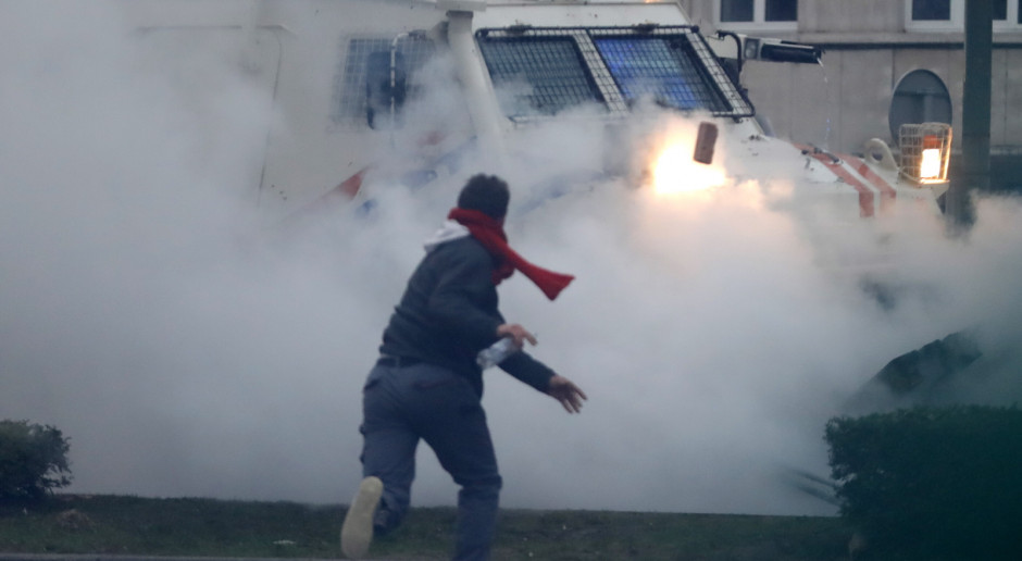 Belgia: Starcia z policją podczas demonstracji przeciwników obostrzeń covidowych w Brukseli