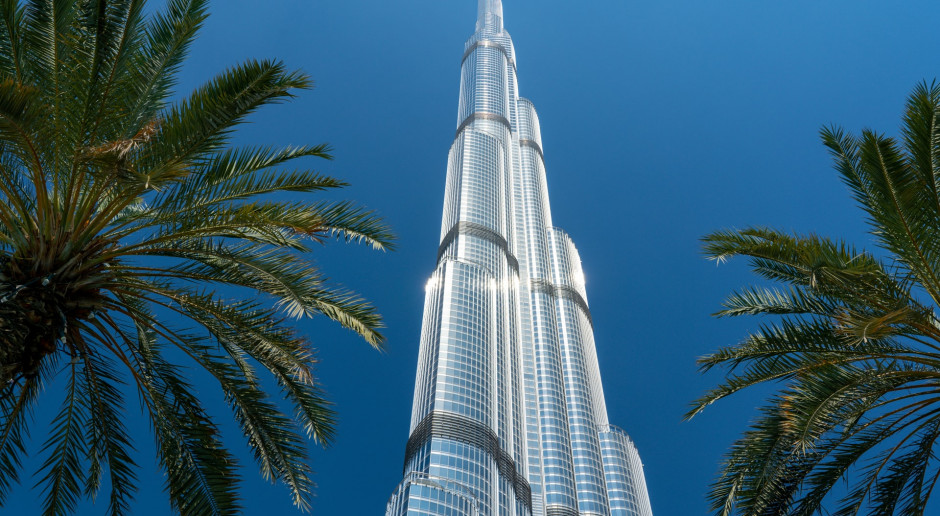 ZEA: Najwyższy budynek świata nie jest podłączony do kanalizacji? Media donoszą o kolumnach szambowozów w Dubaju