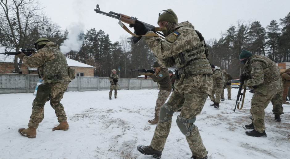 Media: Ukraińcy masowo kupują broń do samoobrony i udziału w obronie terytorialnej