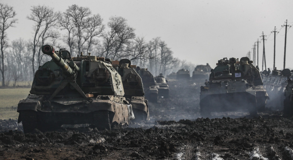 Konwoje wojskowe zbliżają się do Doniecka od strony rosyjskiej granicy