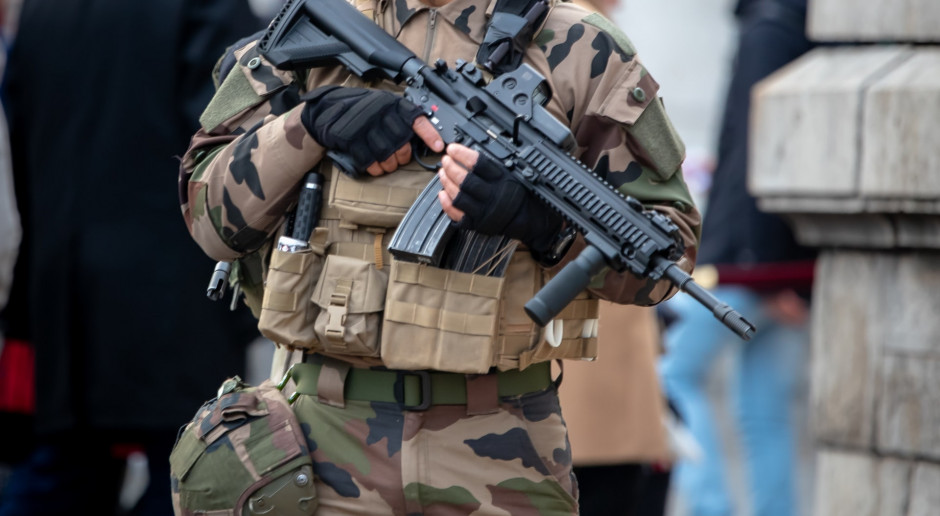 Francja dostarczy więcej sprzętu wojskowego na Ukrainę i zaostrzy sankcje wobec Rosji