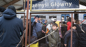 Przemyśl: Na dworcu Polacy czekają na uchodźców
