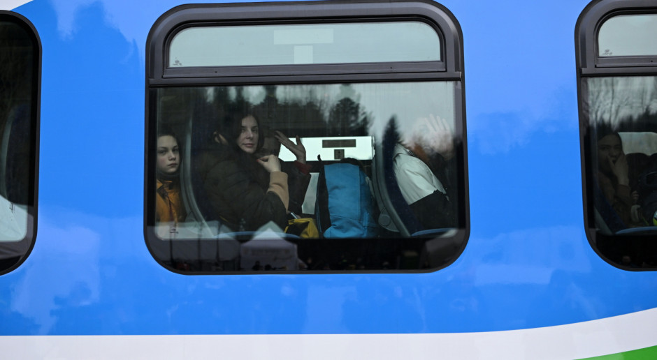 Szefernaker: Dodatkowe pociągi specjalne dla uchodźców wojennych z Ukrainy odjadą w nocy z Przemyśla