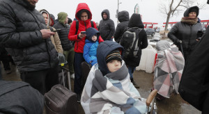 Kilkanaście tysięcy uchodźców dziennie przekracza granicę w Dorohusku
