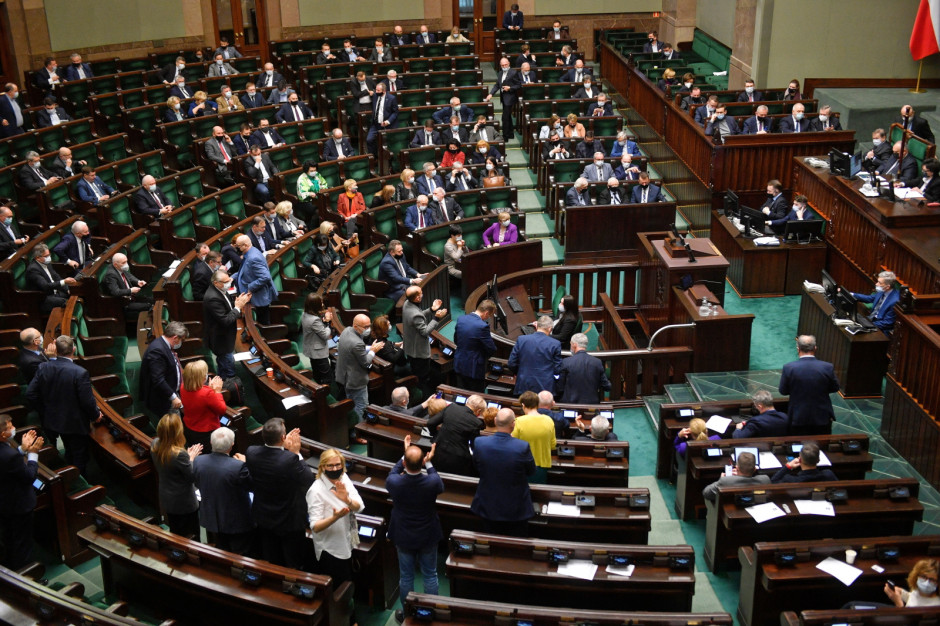 Sejm Za Wykreśleniem Przepisów O Tzw Bezkarności Posłowie Opozycji I Troje Posłów Klubu Pis 3420