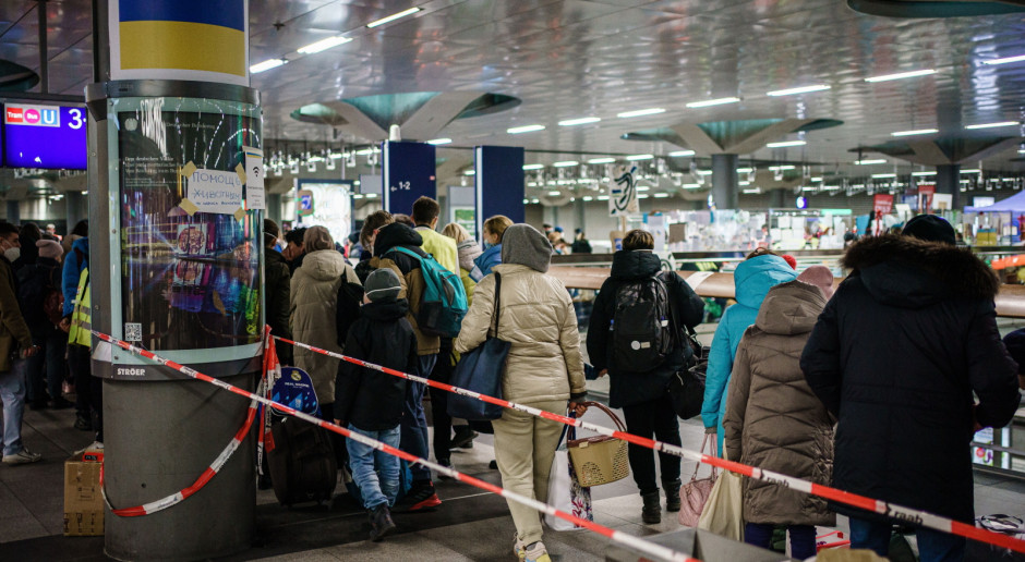 Niemcy: Berliński Dworzec Główny przyjmuje najwięcej uchodźców z Ukrainy. Czekają na nich wolontariusze
