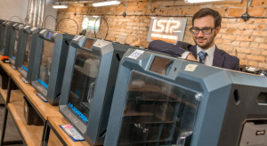 Polska firma ma nową strategię. Druk 3D wykorzysta w światłowodach