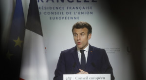 Macron apeluje o umiar w słowach