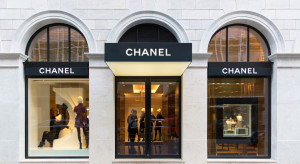 Rosyjskie celebrytki wściekłe na Chanel. Marka odmawia im sprzedaży swoich produktów w Dubaju