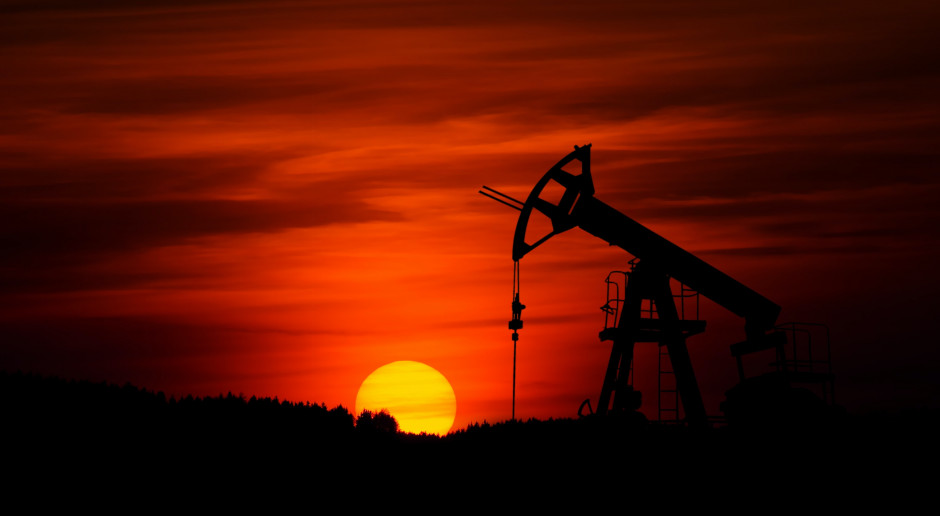 We wtorek ropa naftowa na rynkach notuje spadki w granicach 4 proc.