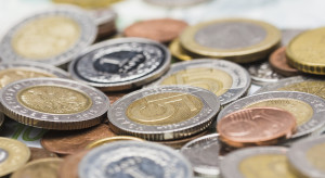 Złoty umacnia się wobec euro, dolara i franka szwajcarskiego