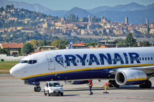 Węgry nałożyły na Ryanaira karę w wysokości ok. 3,6 mln zł za przenoszenie kosztów podatku na pasażerów