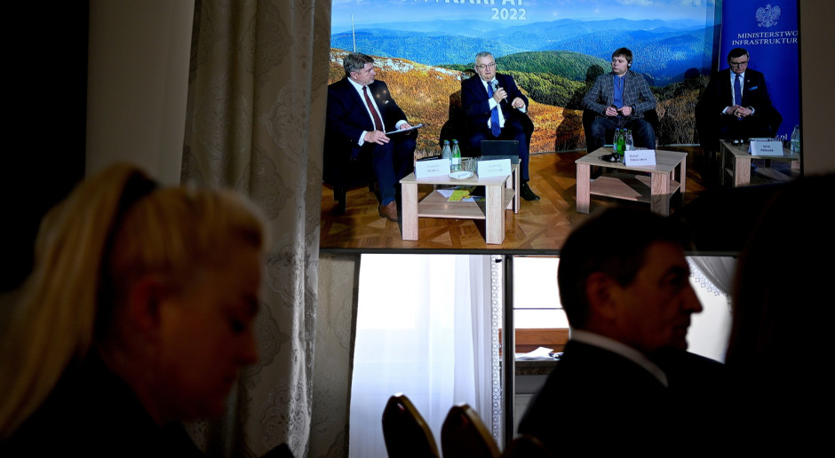Krasiczyn: Na konferencji Europa Karpat o wojnie w Ukrainie i jej powojennej odbudowie
