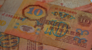 KE: Otwarcie konta w rublach byłoby naruszeniem sankcji nałożonych na Rosję