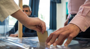 Francja: Niska frekwencja w wyborach parlamentarnych