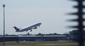 Holandia: Zmniejszenie liczby lotów w Amsterdamie to "nóż w serce gospodarki"