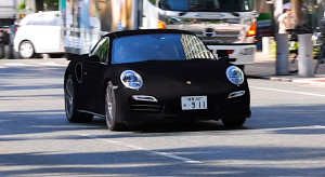 Oto najczarniejsze Porsche w historii świata. 911 Musou Black jest jak czarna dziura w kosmosie. Odbija jedynie 0,4 proc. światła