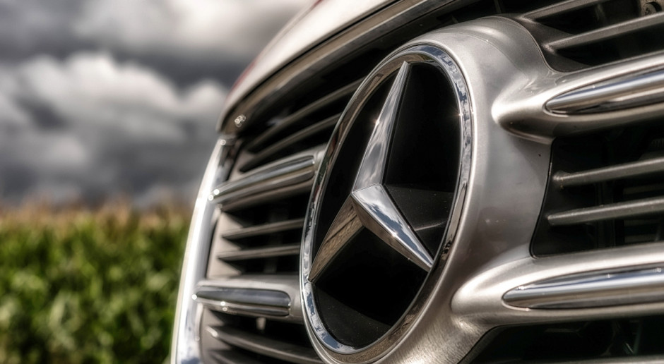 Mercedes wycofuje ponad 100 tys. aut. Mogą się zapalić