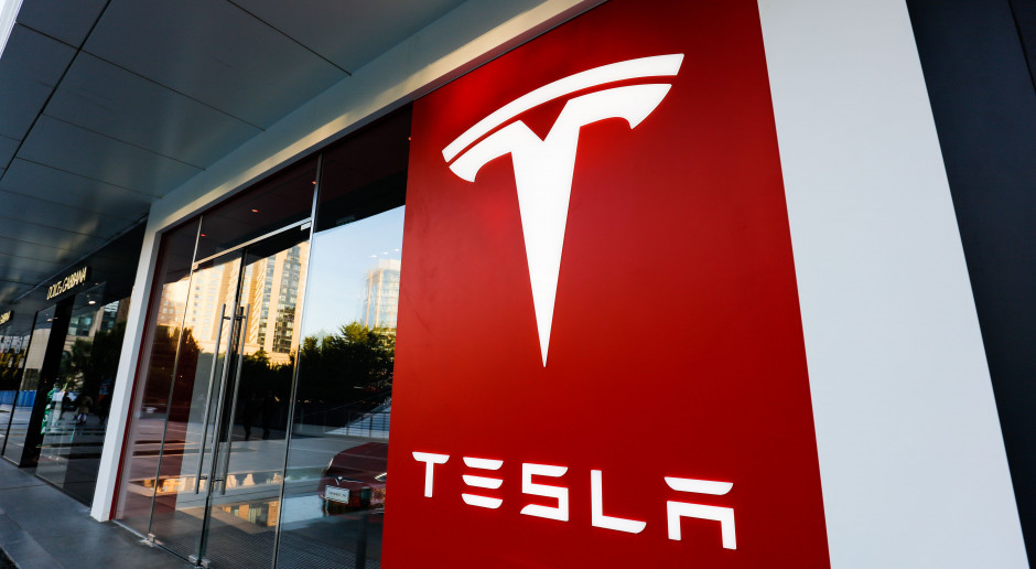 Tesla wycofuje ponad milion samochodów