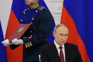Władimir Putin wymachuje atomowym straszakiem, bo jego arsenał jest wielki