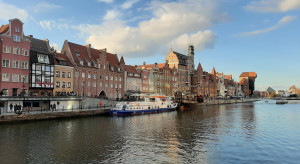 Gdańsk: Łódź wycieczkowa przewróciła się na Motławie