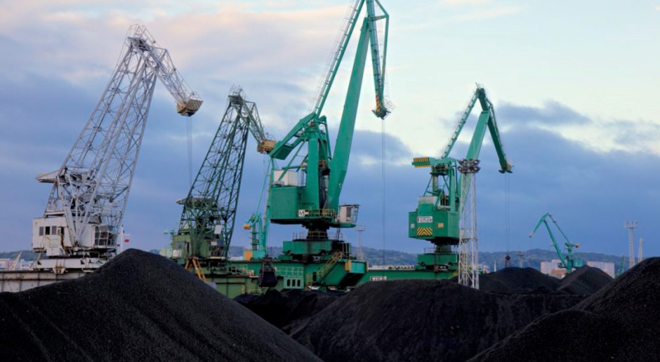 Polska kupuje coraz więcej węgla, a nasze górnictwo zwija się