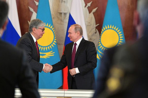 Prezydent Rosji i Kazachstanu - politycznie mogą się nie zgadzać ale mają wspólne interesy w biznesie i energetyce