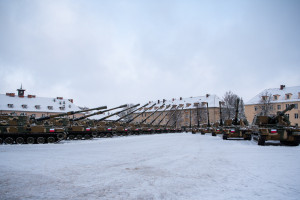 Minister obrony narodowej RP Mariusz Błaszczak uroczyście przekazał w ubiegłym tygodniu 11. Mazurskiemu Pułkowi Artylerii 24 armatohaubice K9