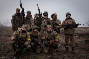 Ukraiński prezydent przyznaje, że żołnierze i obywatele pokazali siłę, solidarność i dlatego zwycięstwo będzie po ich stronie.