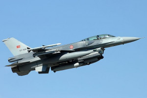 Turcja nie chce uzależniać decyzji o zakupie samolotów z kwestiami związanymi z akcesją Finlandii i Szwecji do NATO