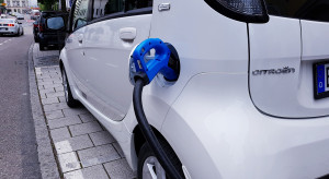 Polacy zaakceptują zakaz aut spalinowych pod warunkiem, że ekologiczne paliwa będą tańsze