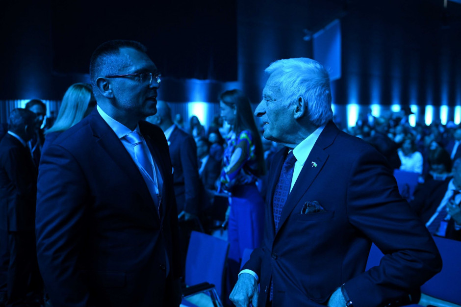 Jerzy Buzek podczas XV Europejskiego Kongresu Gospodarczego. Fot. PTWP