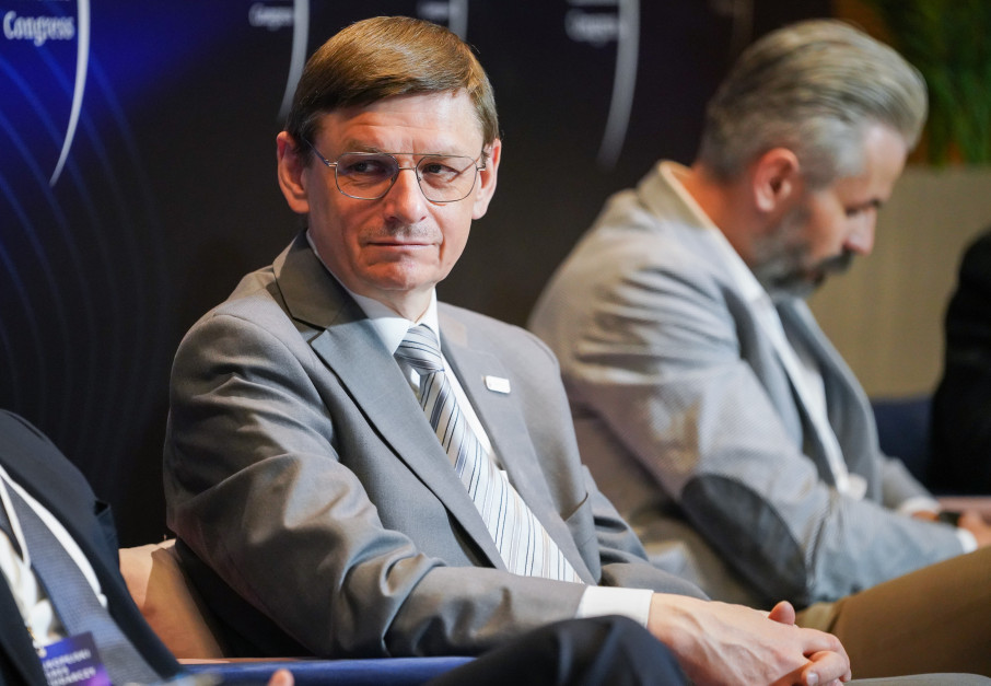 Prof. Grzegorz Wrochna, prezes Polskiej Agencji Kosmicznej, podczas debaty na temat przemysłu kosmicznego (Fot. PTWP)