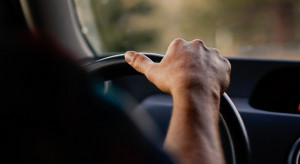 Kierowcy o stażu do 2 lat są grupą, która najczęściej powoduje wypadki