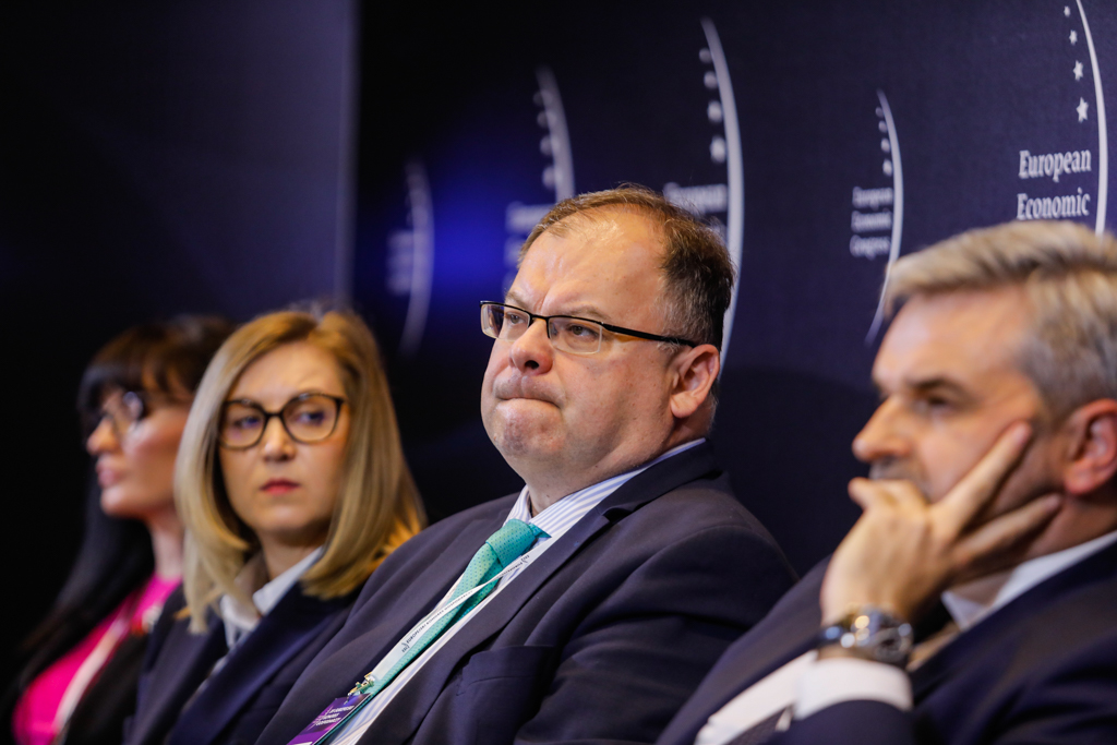 Piotr Samson, prezes Urzędu Lotnictwa Cywilnego (w środku). Fot. PTWP.